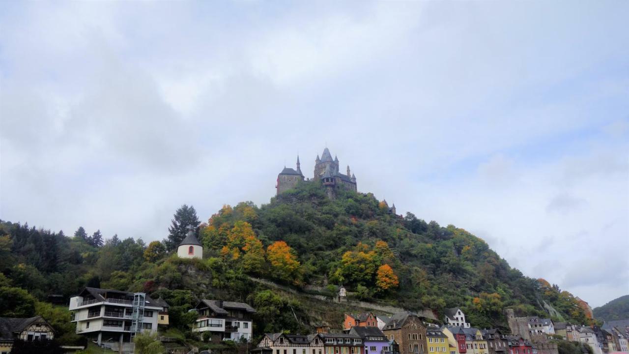 Ferienhaus Erich Bremm Mit Moselblick Neef Buitenkant foto